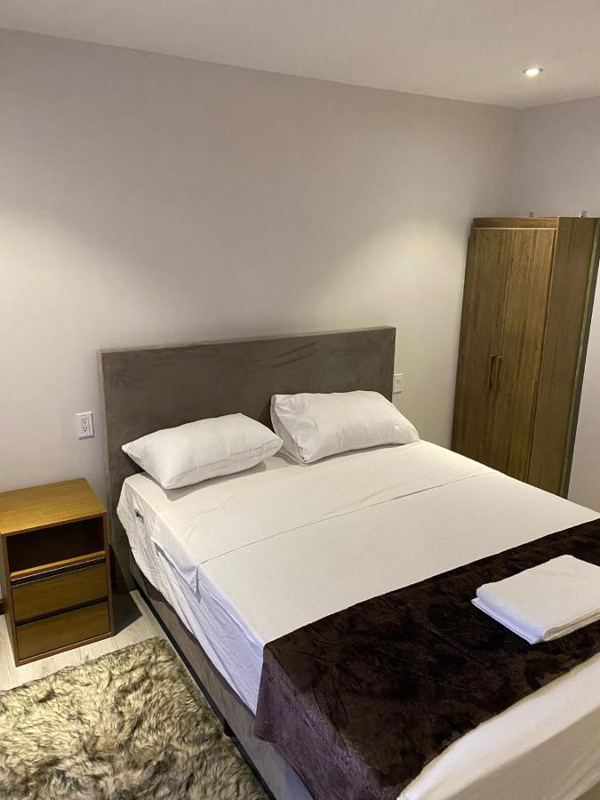 Hotel Ritzz 파라마리보 외부 사진