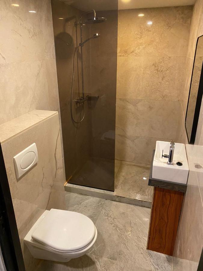 Hotel Ritzz 파라마리보 외부 사진
